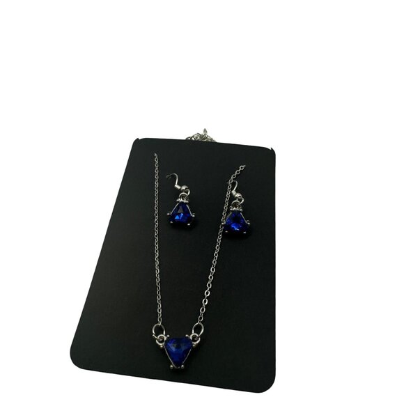 Elegant Blue Crystal Necklace & Earring Set - Picture 4 of 4